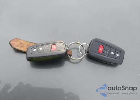 2020 Toyota Rav4 Hybrid Xle from USA, damaged, VIN 2T3RWRFV7LW078806